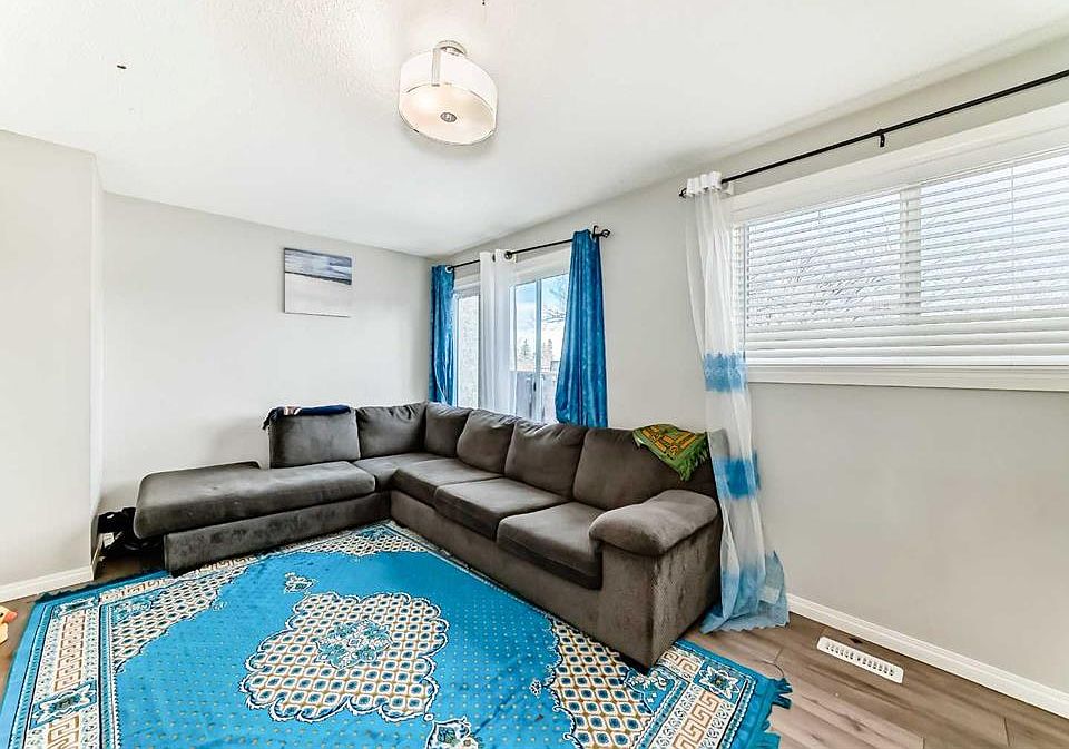 1st image of 5520 W 1st Ave SE #57