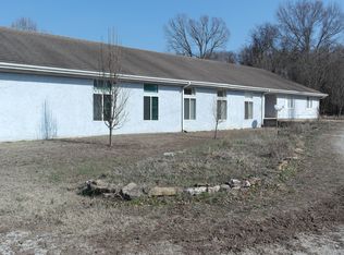 2071 Locust Grove Rd, Batesville, AR 72501