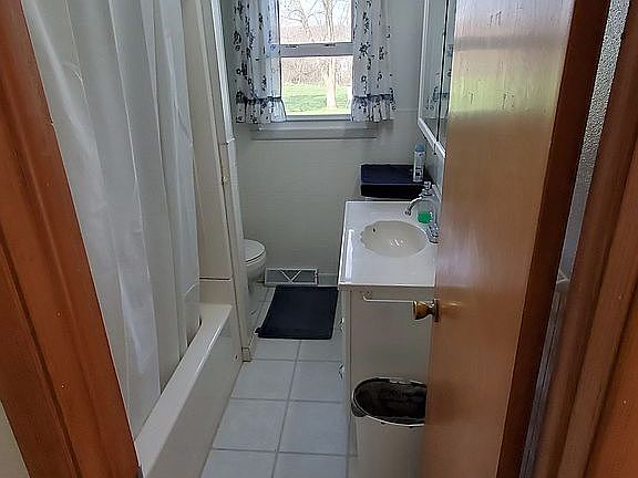 Full Bathroom