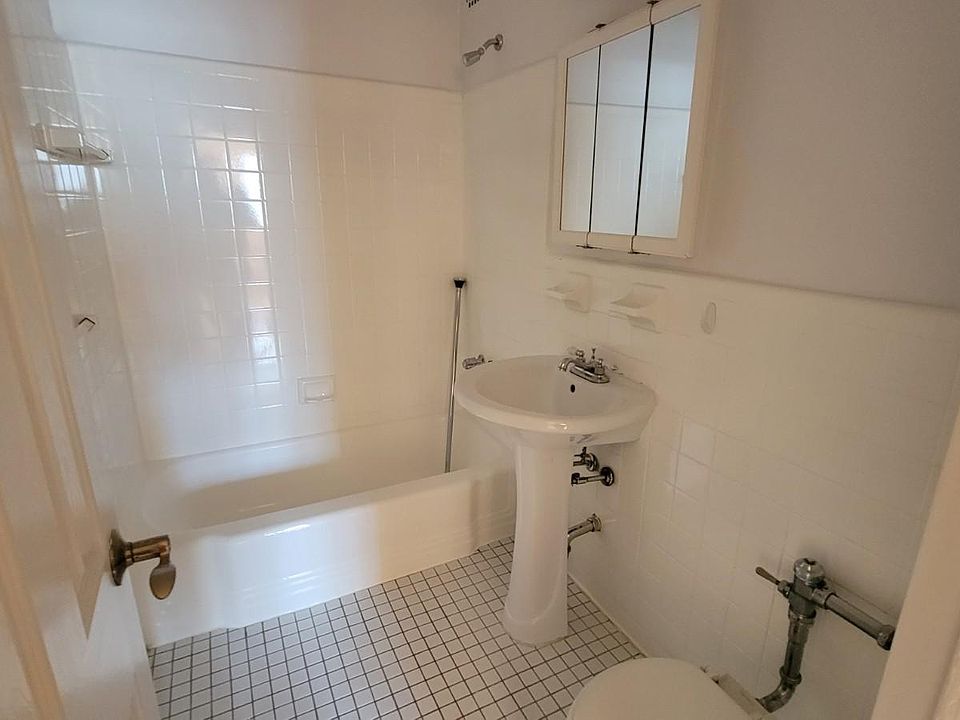 1st image of 14711 34th Ave #5DD