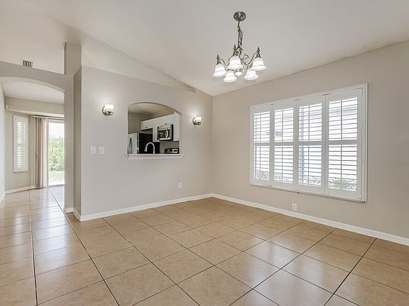 5th image of 2614 Lansbury Pl