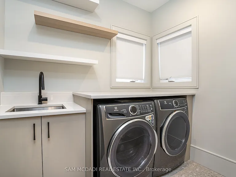 1019 Strathy Ave — Photo 21