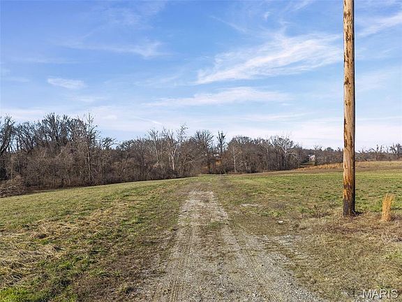 2nd image of 1240 Pausch Rd