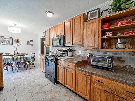5th image of 589 Palmer Dr