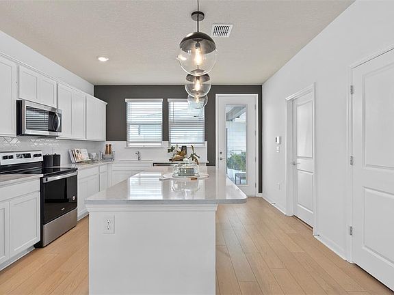 7th image of this home