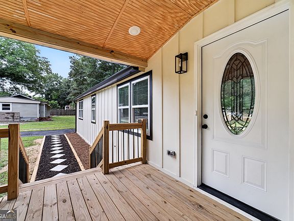 5th image of 3955 Pecan St