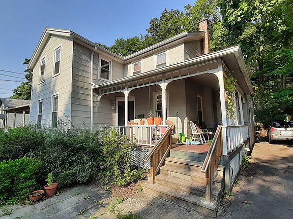 2nd image of 205 Linn St #1