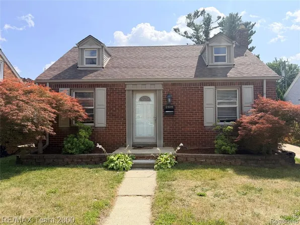 23011 Oak St, Dearborn, MI 48128