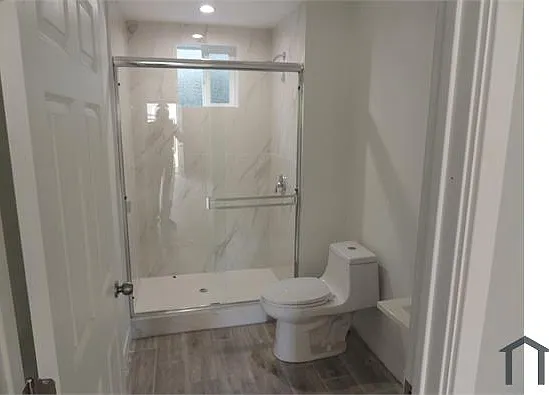 22735 Del Valle St #3 — Photo 6