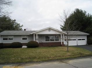 3 Surry Ln, Lewiston, ME 04240