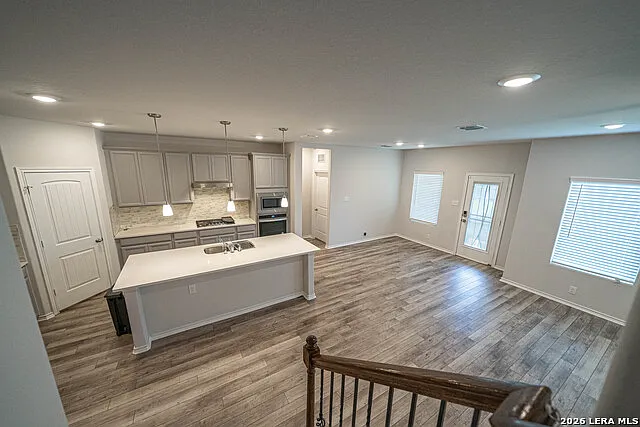 6831 Alaskan Way — Photo 10