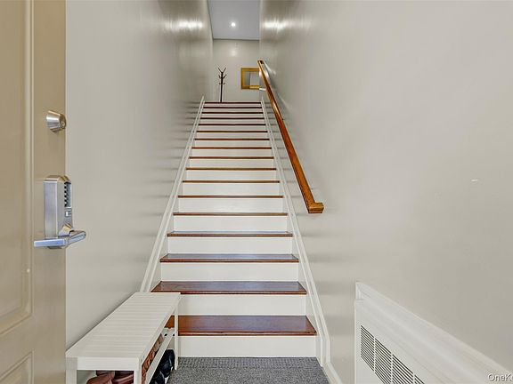 4th image of 6 Rose Garden Way #304