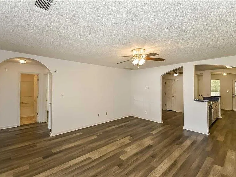 8141 Hynds Springs Ln — Photo 19