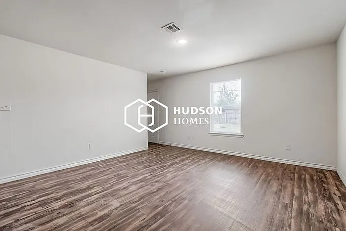 2414 E Cornell St — Photo 4