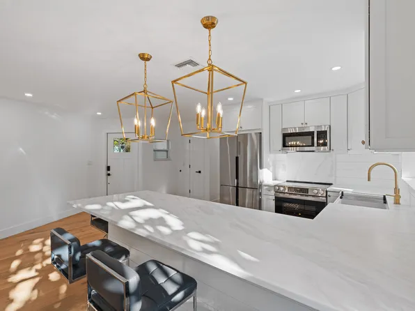 1170 22nd Ave N, Naples, FL 34103