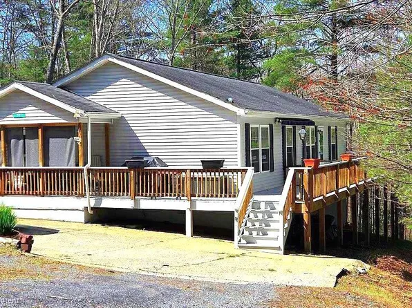 207 Sandpiper Dr, Basye, VA 22810