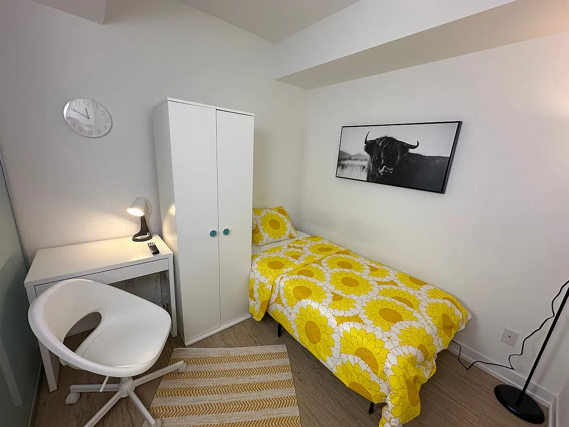 Den Room - Wood St & Church St — Photo 2