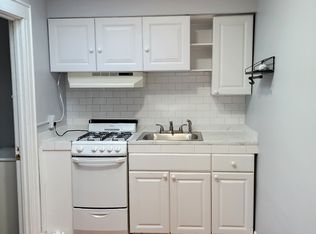 207 Main St APT 2, Farmingdale, NY 11735