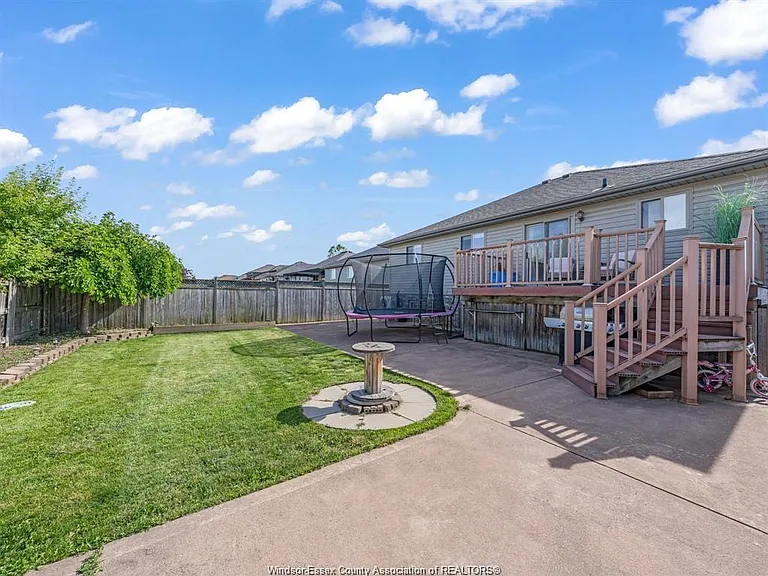 3040 Troup Cres — Photo 28