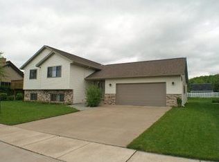 2329 Sandside Ct, Onalaska, WI 54650