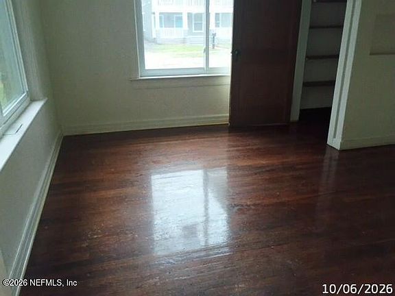 3rd image of 3140 BROADWAY Avenue
