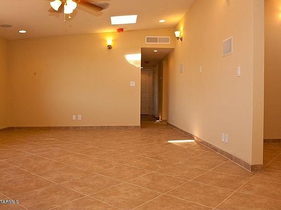 3rd image of 1505 W Hudson Pl