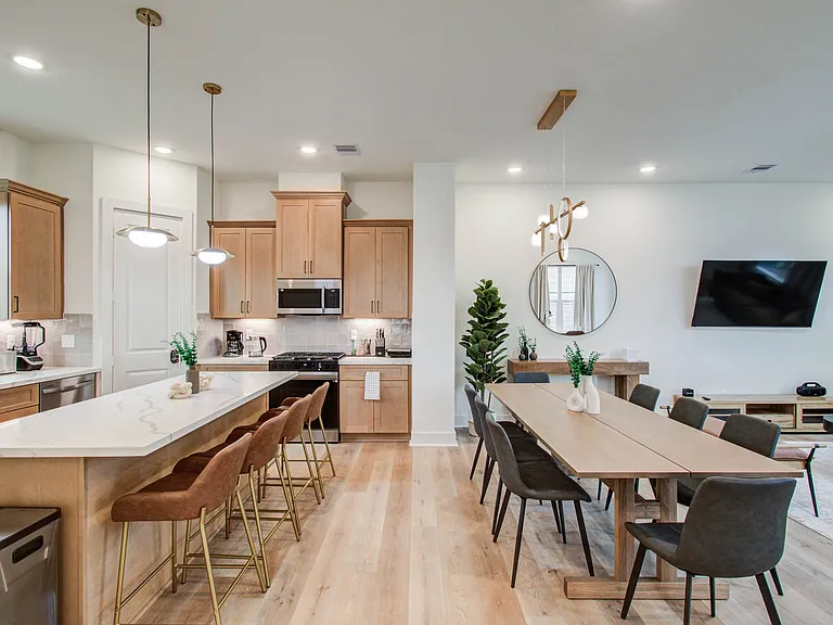 3311 Daphne St — Photo 10