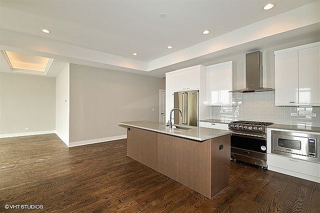 1st image of 469 N Paulina St Unit 405
