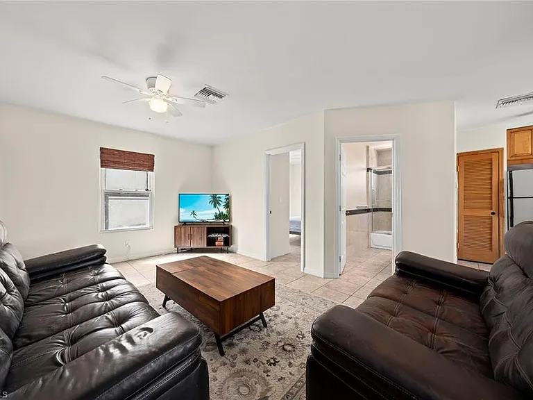 2605 64th St SW — Photo 32