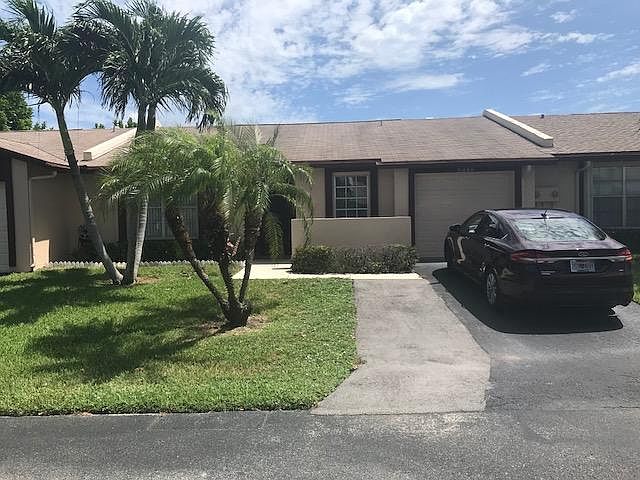 1st image of 5488 Viburnum Cir