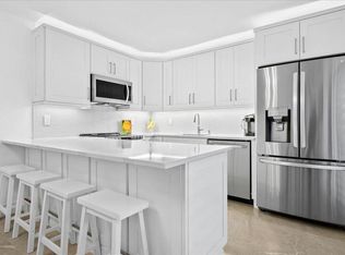 709 Palm Ln, Palm Beach Gardens, FL 33410