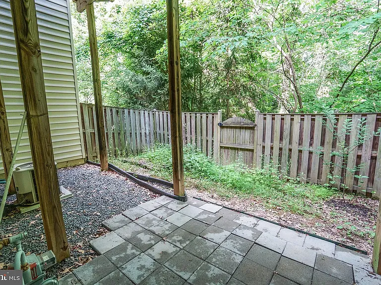 4459 Monmouth St — Photo 21