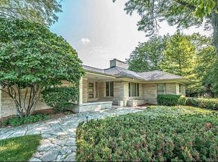 1260 Overhill Rd, Village Of Elm Grove, WI 53122