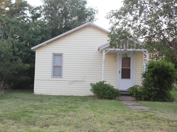 409 W 4th St, Vici, OK 73859