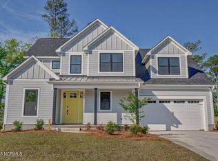 19 Kenilworth Ct, Hampstead, NC 28443