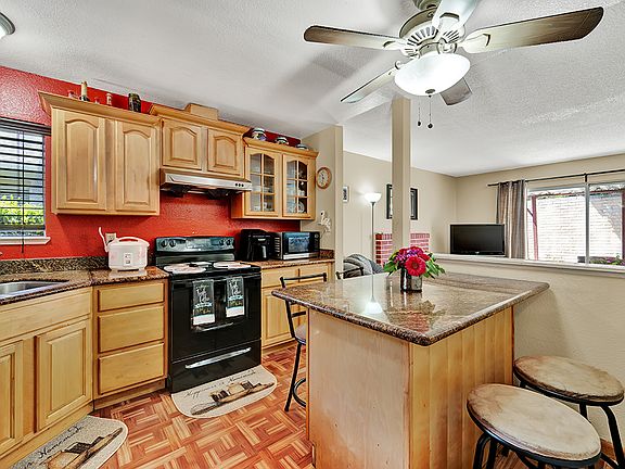 4th image of 607 Easton Dr
