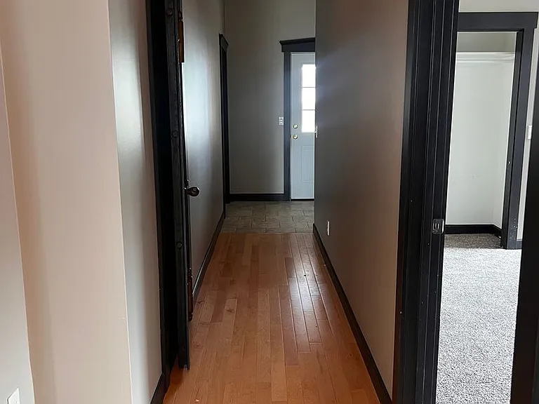 214 N 6th St — Photo 9