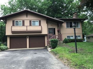 429 Forest Dr, Fontana, WI 53125
