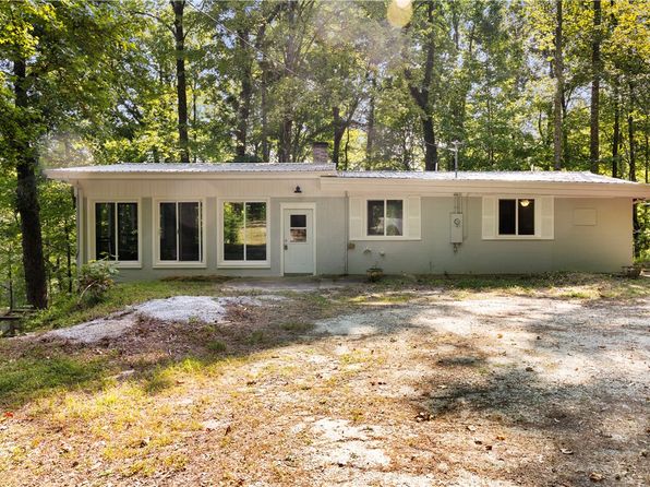 335 Lake Cheohee Rd, Tamassee, SC 29686