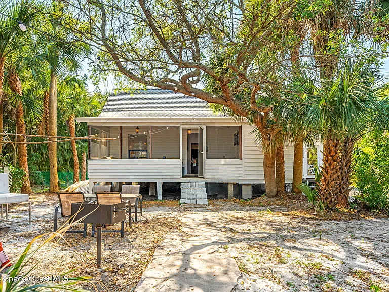 1365 Pineapple Ave #S — Photo 44