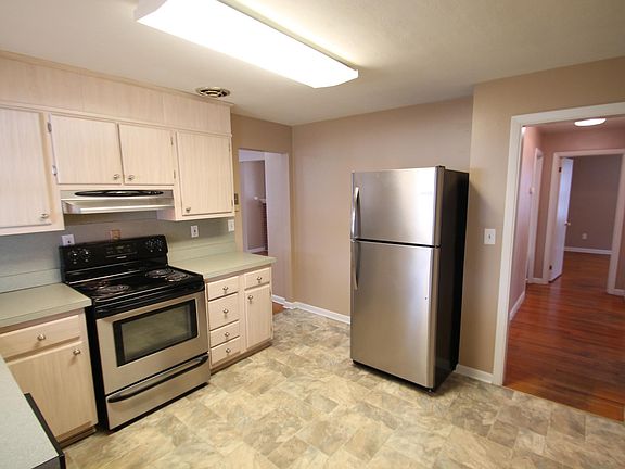 5th image of 722 Elkwood Dr