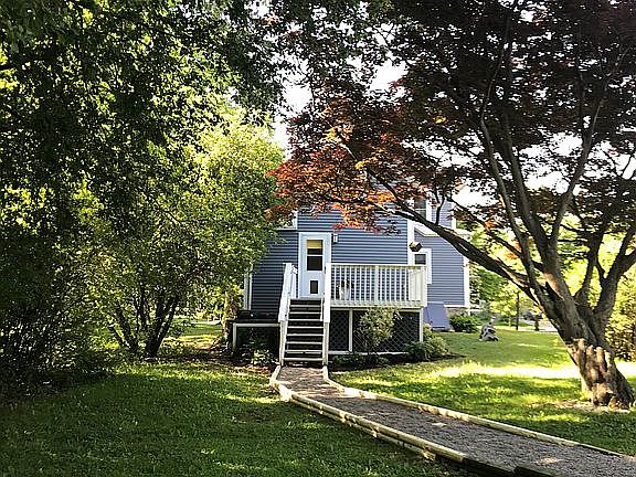 4th image of 246 W College St