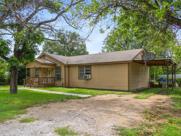 705 Wood Ave, Brownwood, TX 76801