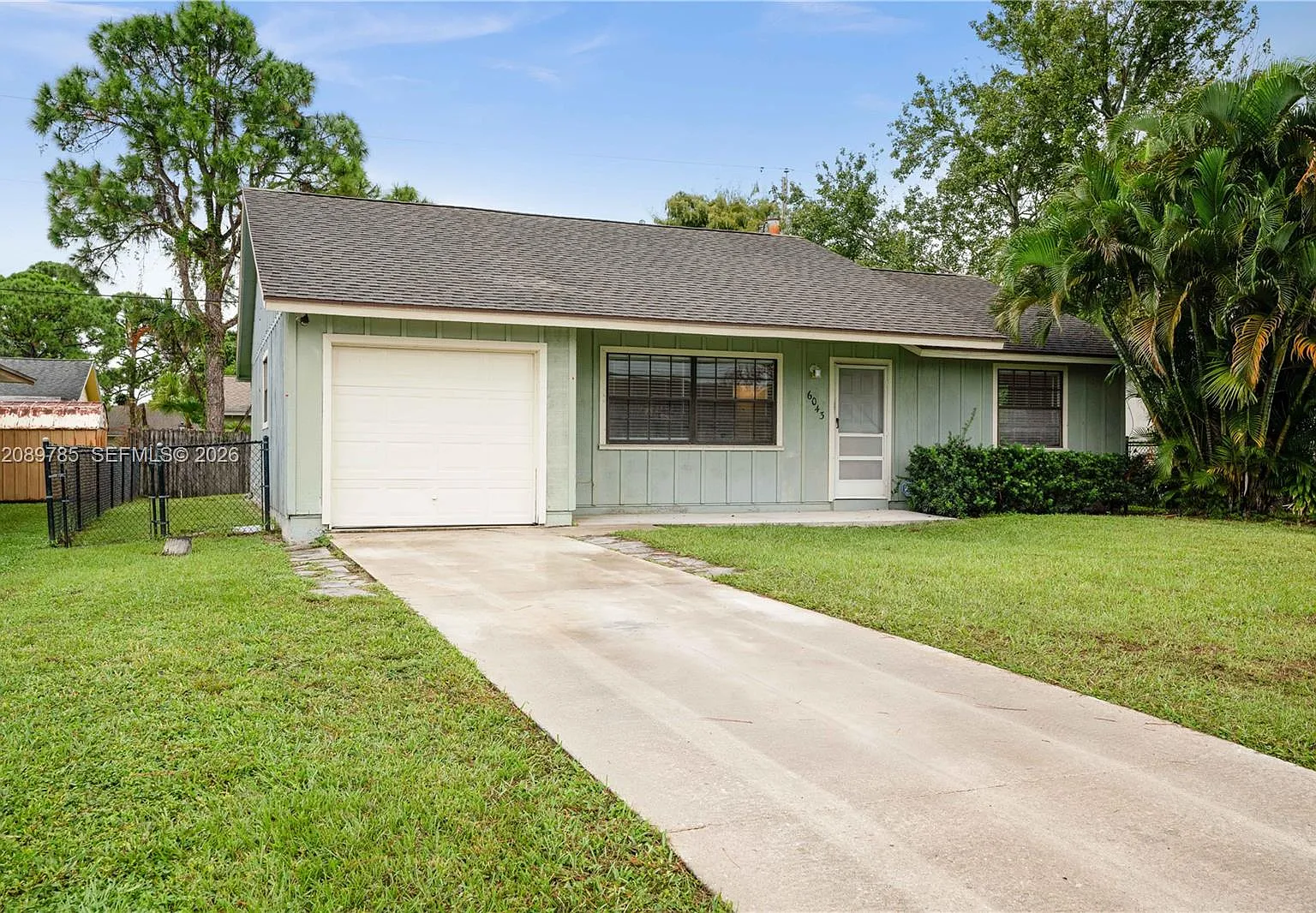 North Palm Beach Heights — Photo 1