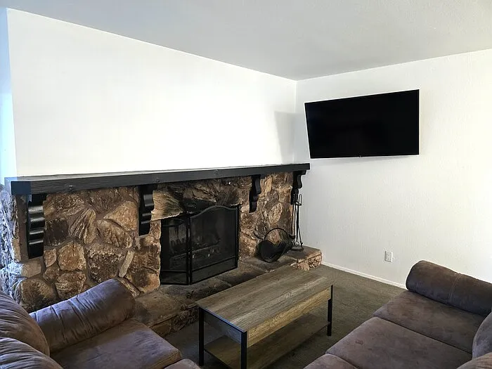 4 bed, 2.0 bath, $1,895 — Photo 2