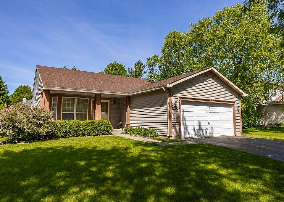 1st image of 205 Woodlet Ln