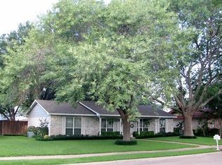 406 Colonial Dr, Garland, TX
