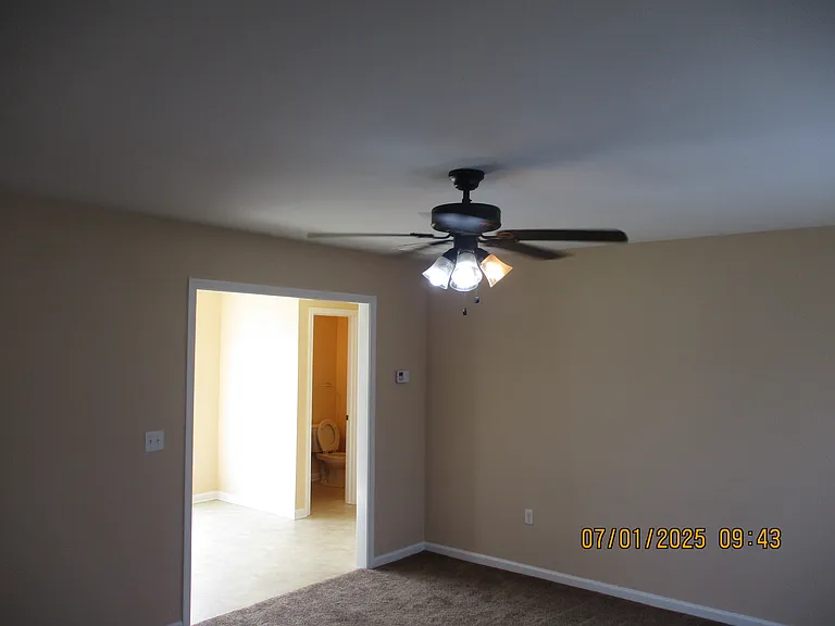 515 Leesburg Dr — Photo 18