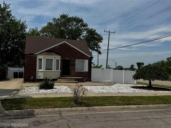13585 Rockdale St, Detroit, MI 48223