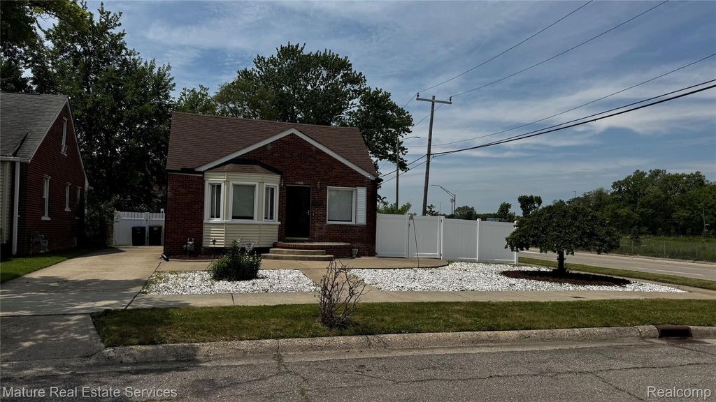 13585 Rockdale St, Detroit, MI - View 2
